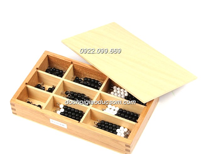 Bộ hạt cườm đen trắng có hộp - Giáo cụ Montessori