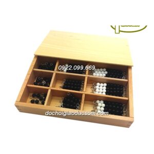 Bộ hạt cườm đen trắng có hộp - Giáo cụ Montessori